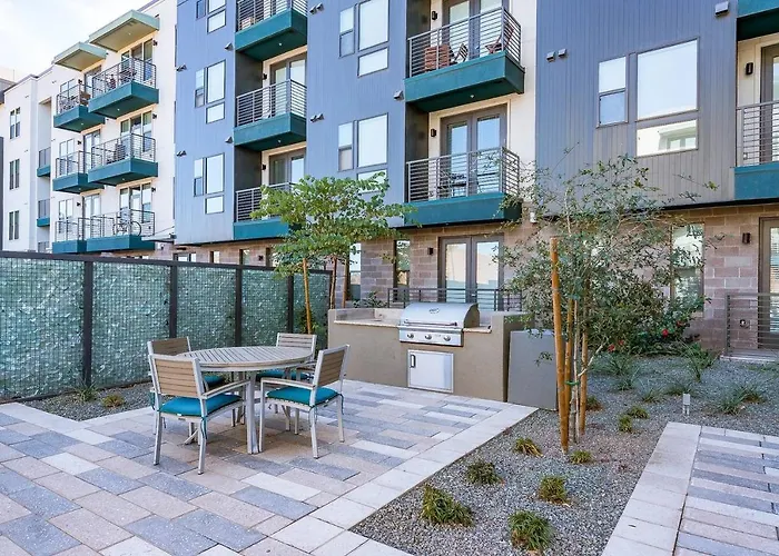 Cozysuites At Town Tempe