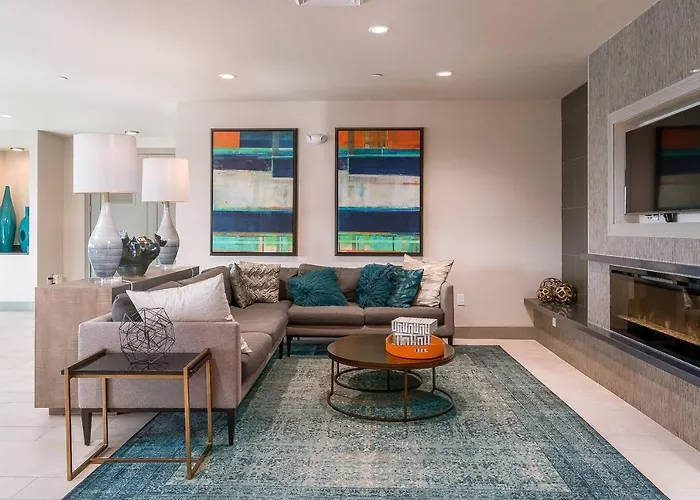 Cozysuites At Town *