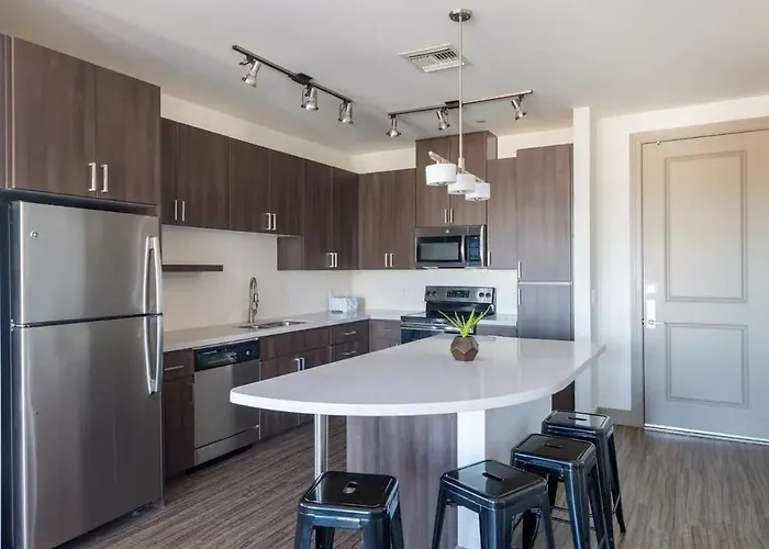 Cozysuites At Town Tempe