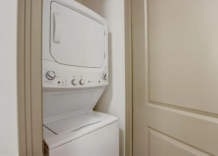 Cozysuites At Town