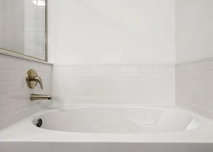 Cozysuites At Town Apartment *