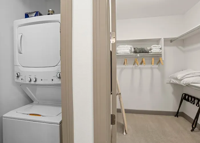 Apartment Cozysuites At Town