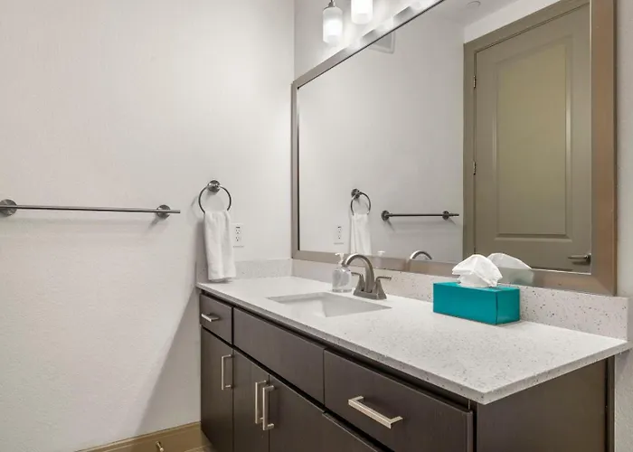 Cozysuites At Town Tempe